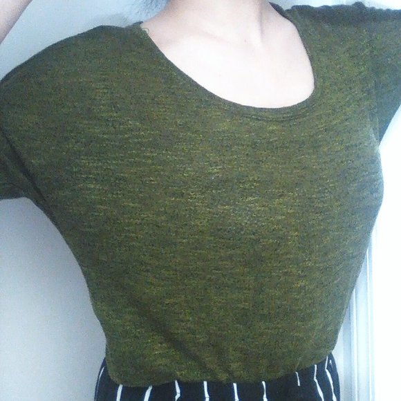 Forever 21 Lime Batwing loose knit top - Picture 3 of 8